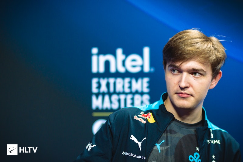 乌克兰一DOTA2玩家游戏过程中被强制征兵，无奈下机出门